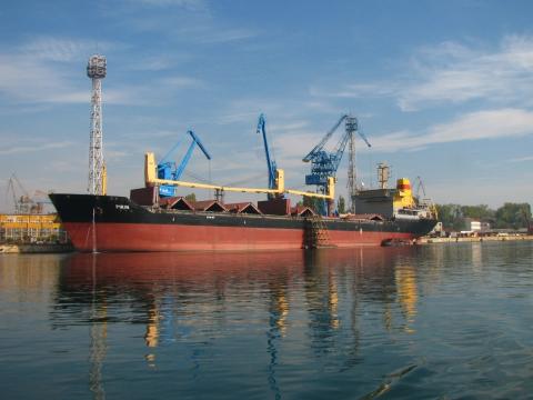 8 000 ton ship of the Ruse shipyard makes a 