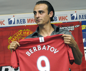 Bulgaria football star Dimitar Berbatov officially introduced before Manchester United