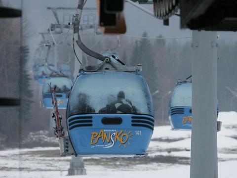 The ski season in Bansko opened on artificial snow