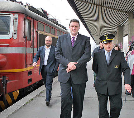 Minister Mutafchiev opened modernized railway stations