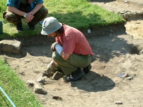 Archaeologists found a golden grave near Sliven